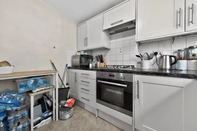 Ingram Avenue, Aylesbury, HP21, photo 2