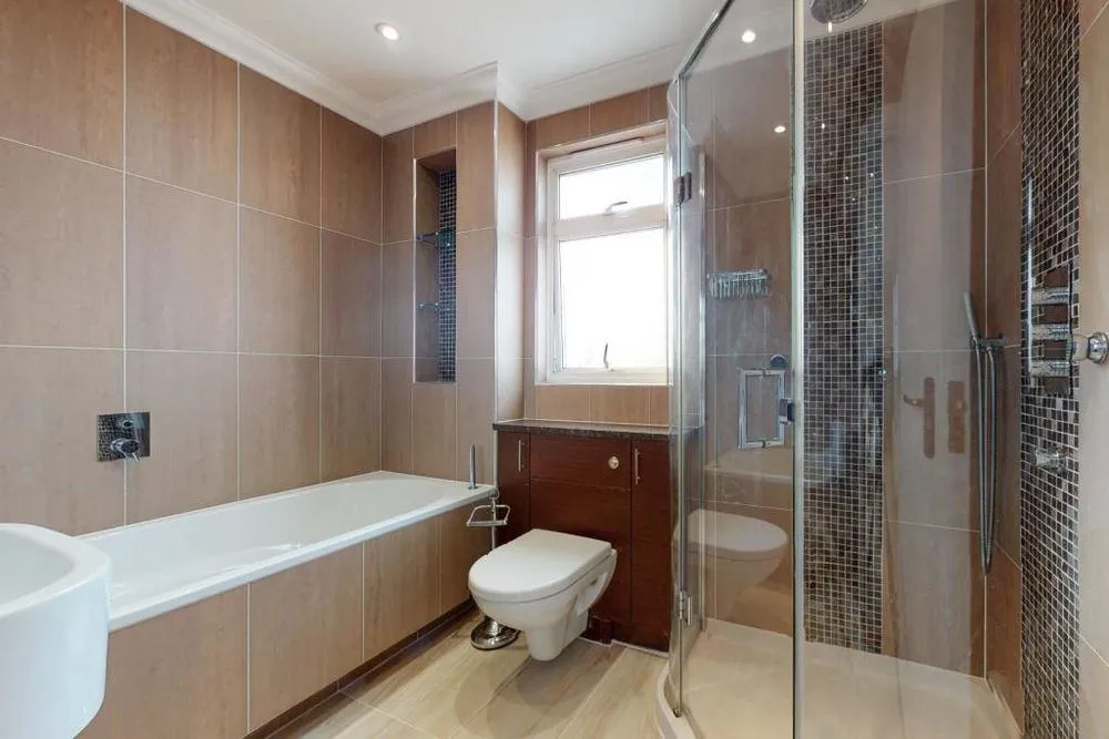 6 bed detached house to rent Highfield Gardens, London NW11, photo 7