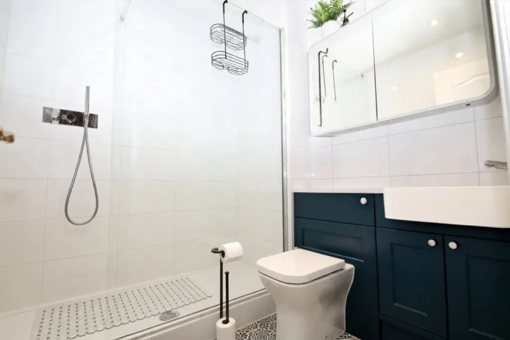 Lorne Gardens, Knaphill, GU21, photo 4