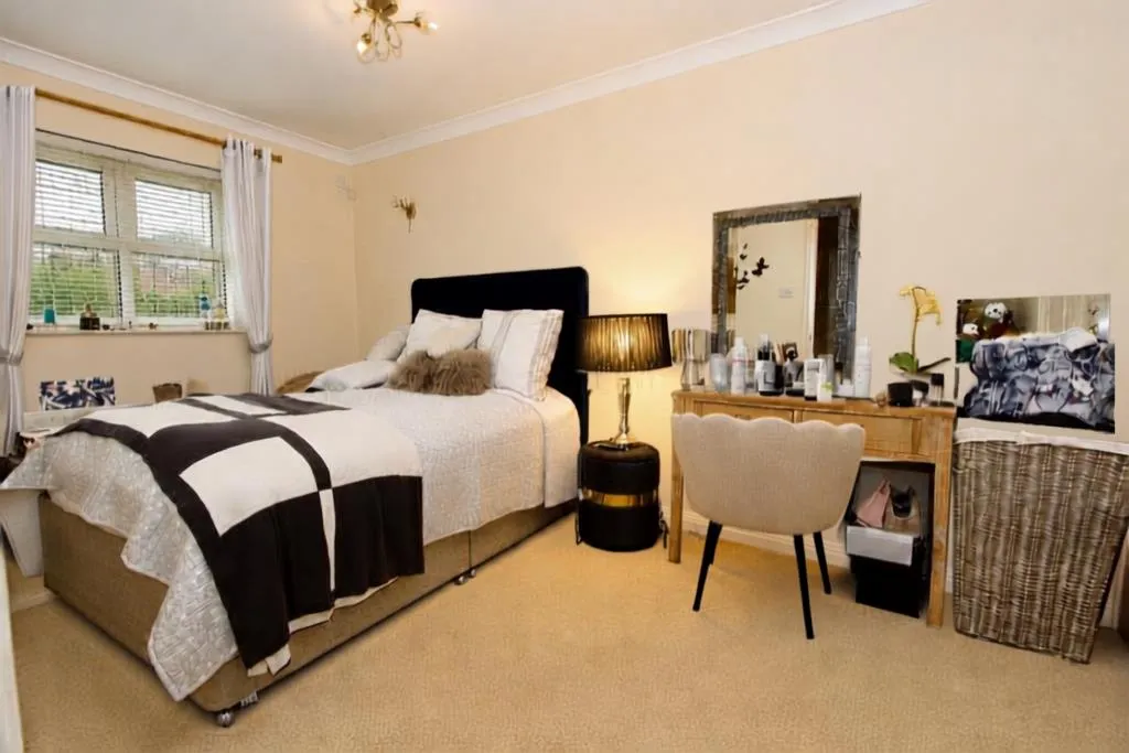 Lorne Gardens, Knaphill, GU21, photo 6