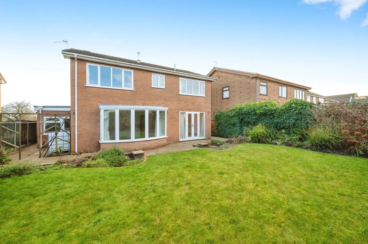Farndale, Widnes, WA8, photo 17