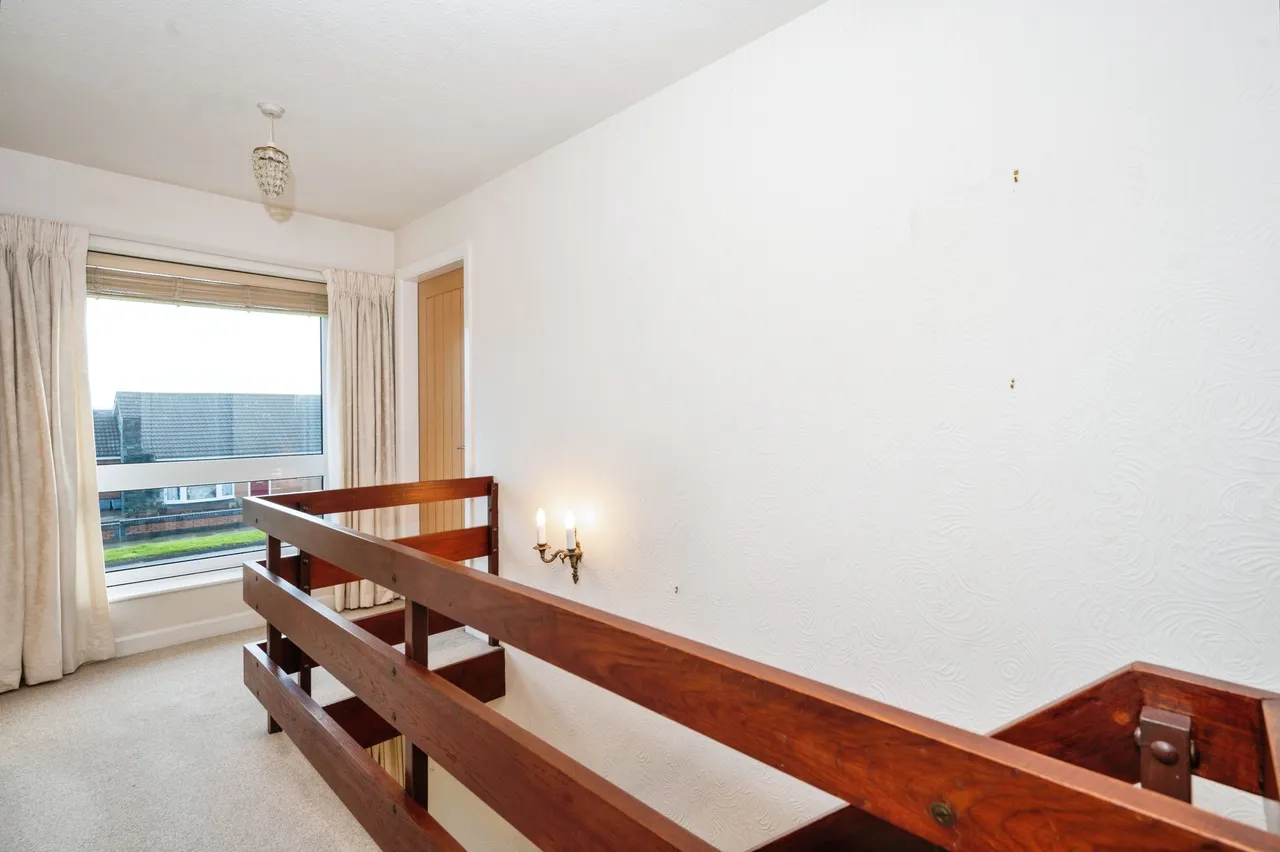 Farndale, Widnes, WA8, photo 7