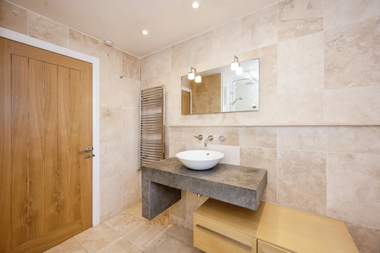Farndale, Widnes, WA8, photo 14