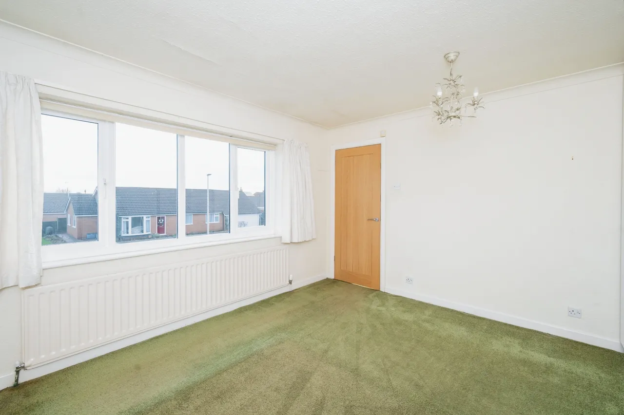Farndale, Widnes, WA8, photo 10