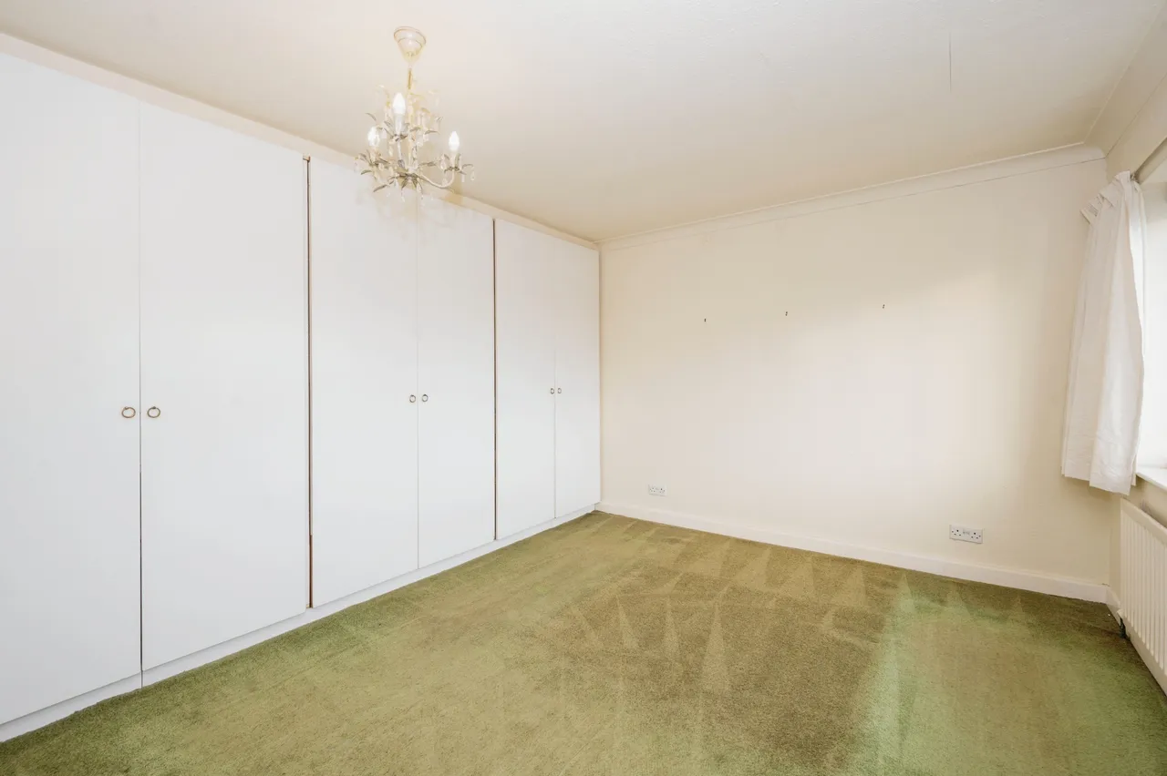 Farndale, Widnes, WA8, photo 11