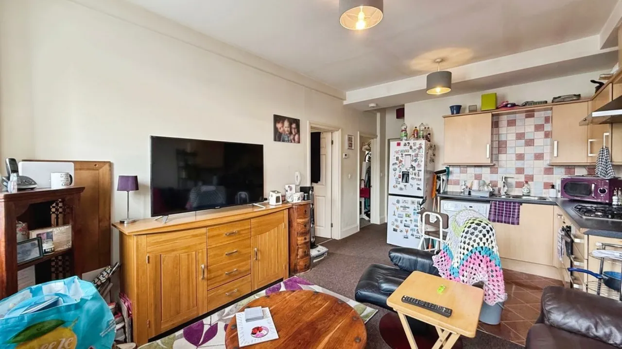 Barclay Court, Warminster, photo 2