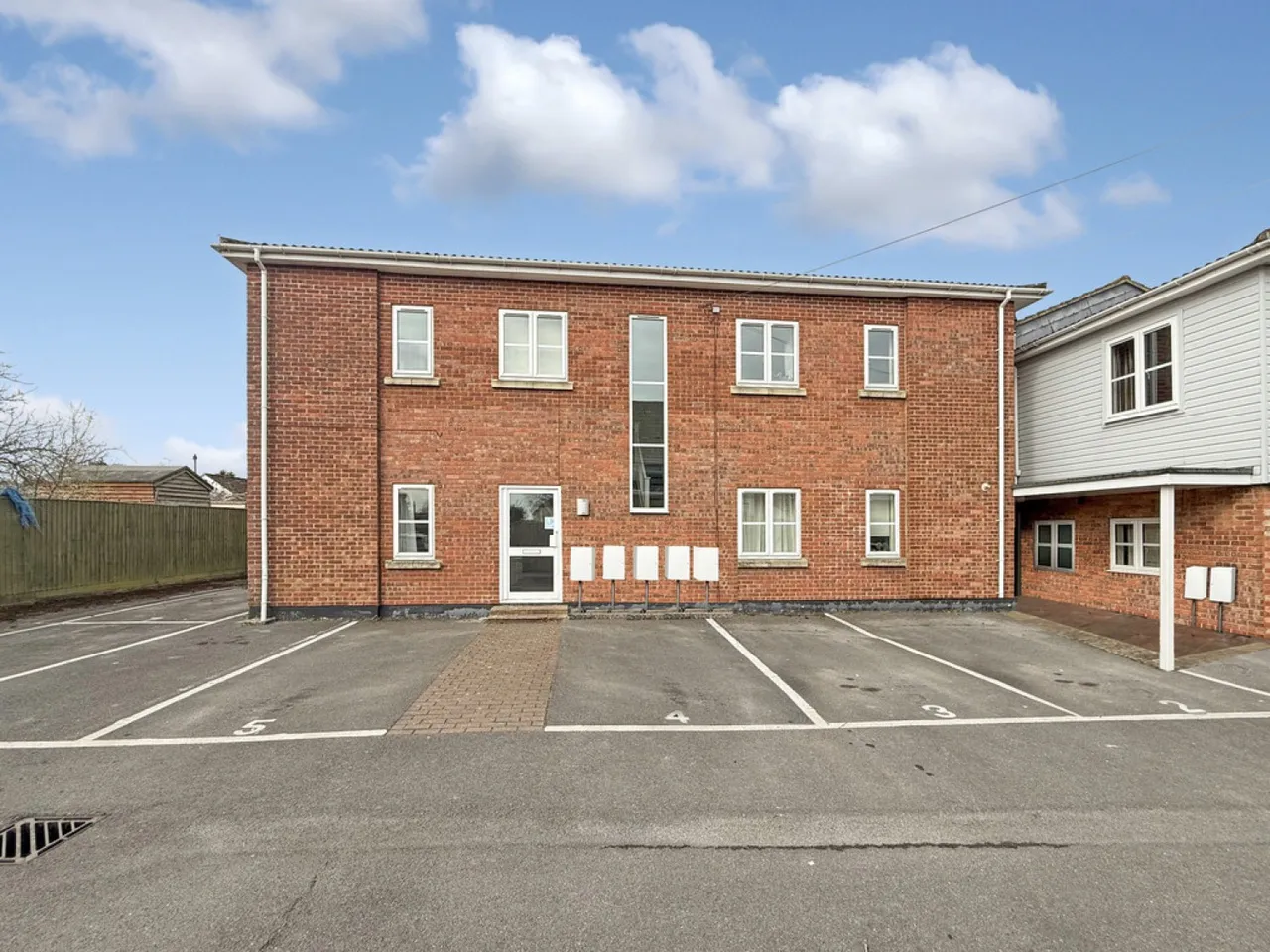 2 bed flat for sale — Barclay Court, Warminster