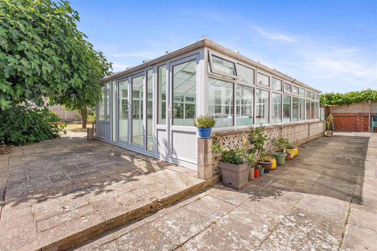 Loxwood Avenue, Worthing, photo 24