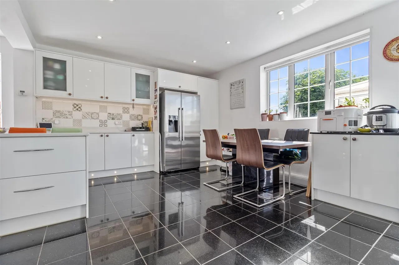 Loxwood Avenue, Worthing, photo 6