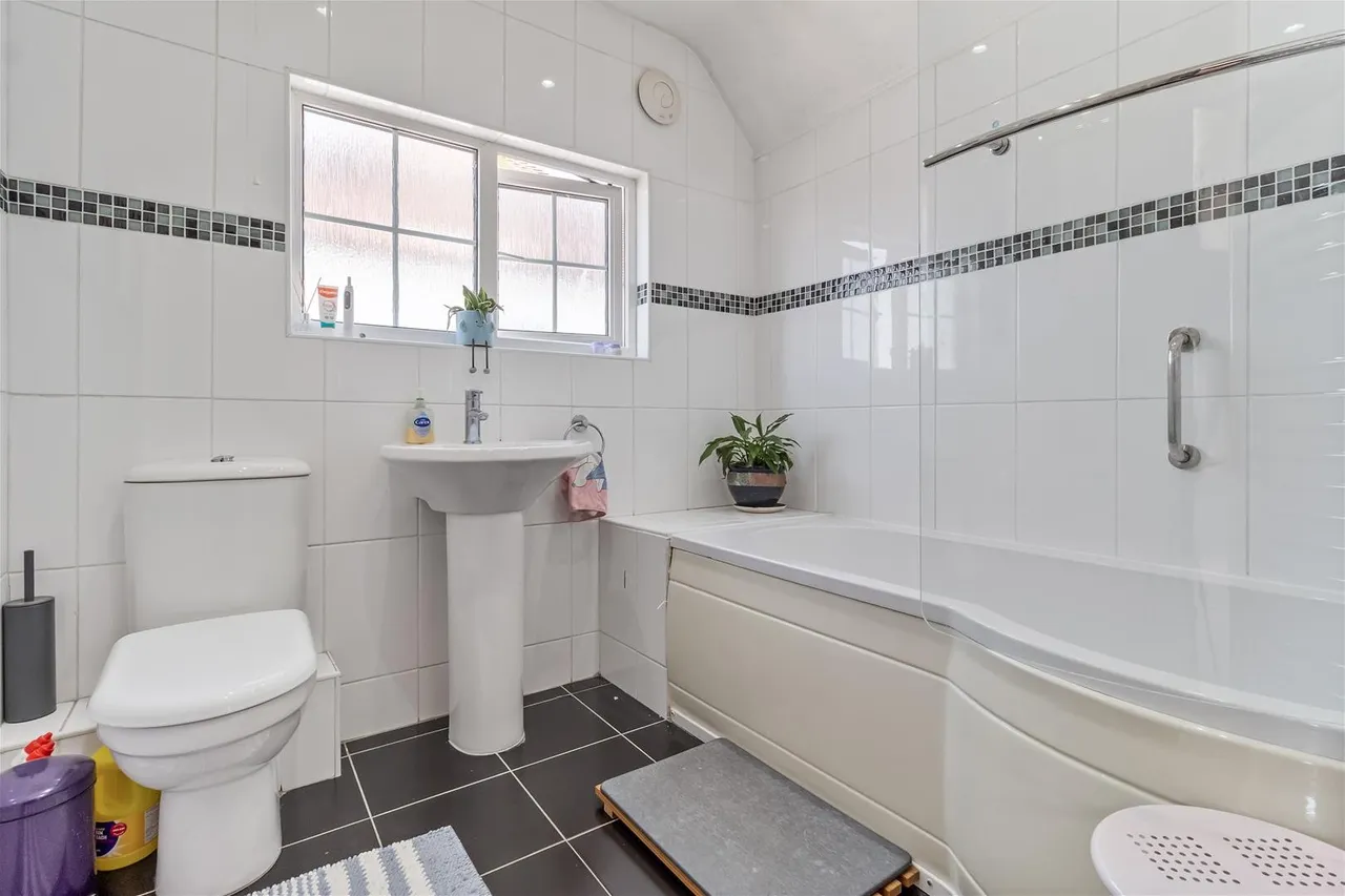 Loxwood Avenue, Worthing, photo 13