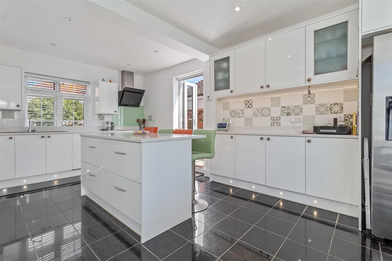Loxwood Avenue, Worthing, photo 8
