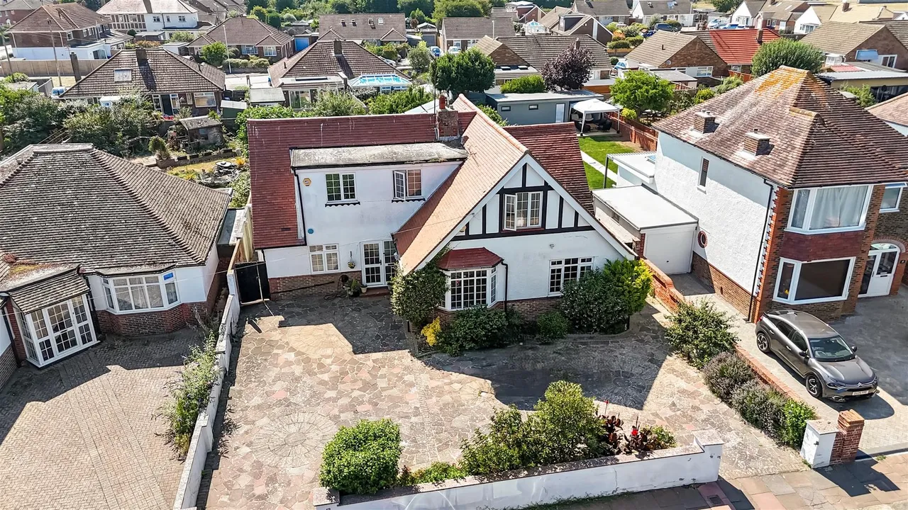 Loxwood Avenue, Worthing, photo 28