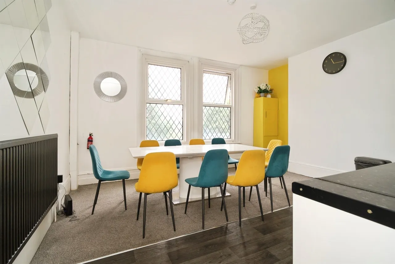 Belle Vue Road, Leeds, LS3, photo 3