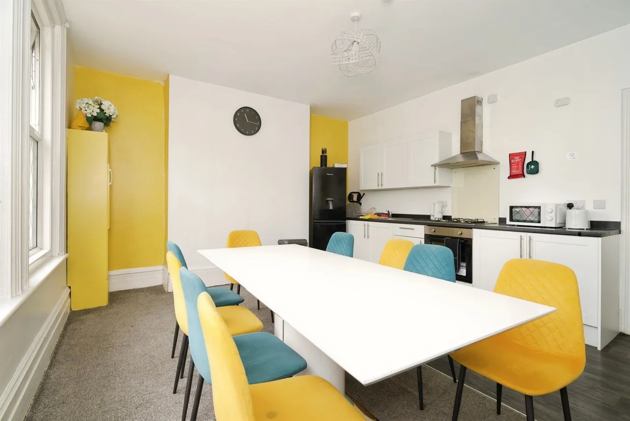 Belle Vue Road, Leeds, LS3, photo 6