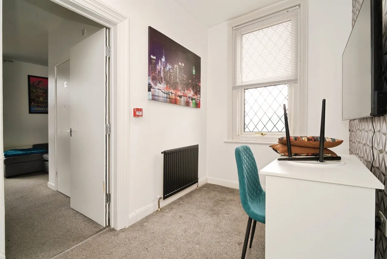 Belle Vue Road, Leeds, LS3, photo 14
