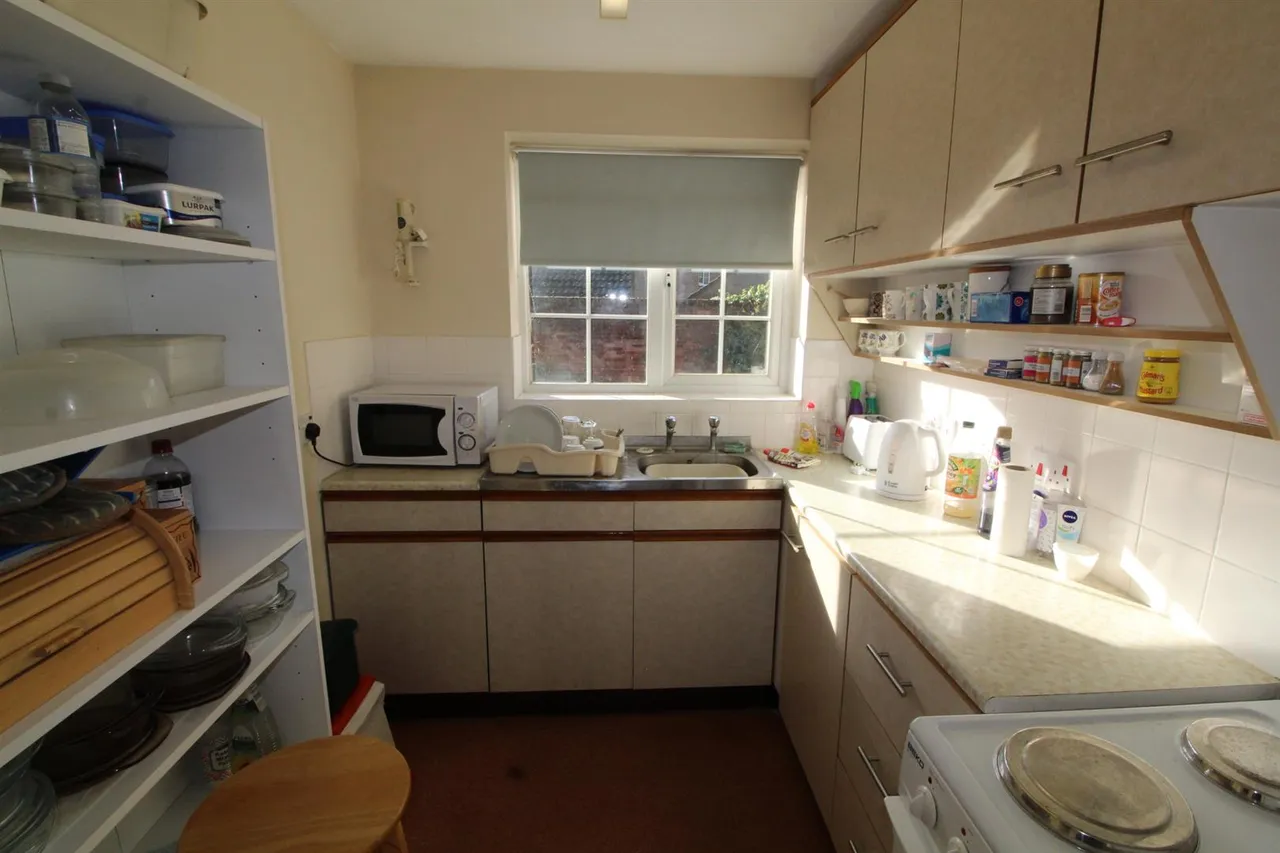 Thorncroft, Englefield Green, Surrey, TW20 0SB, photo 4