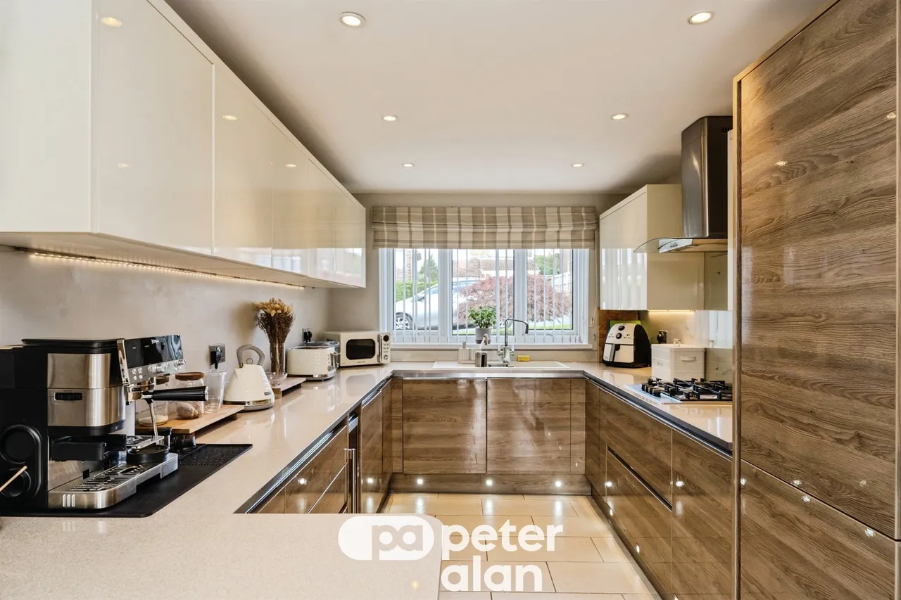 Hornbeam Close, Neath, SA11, photo 2