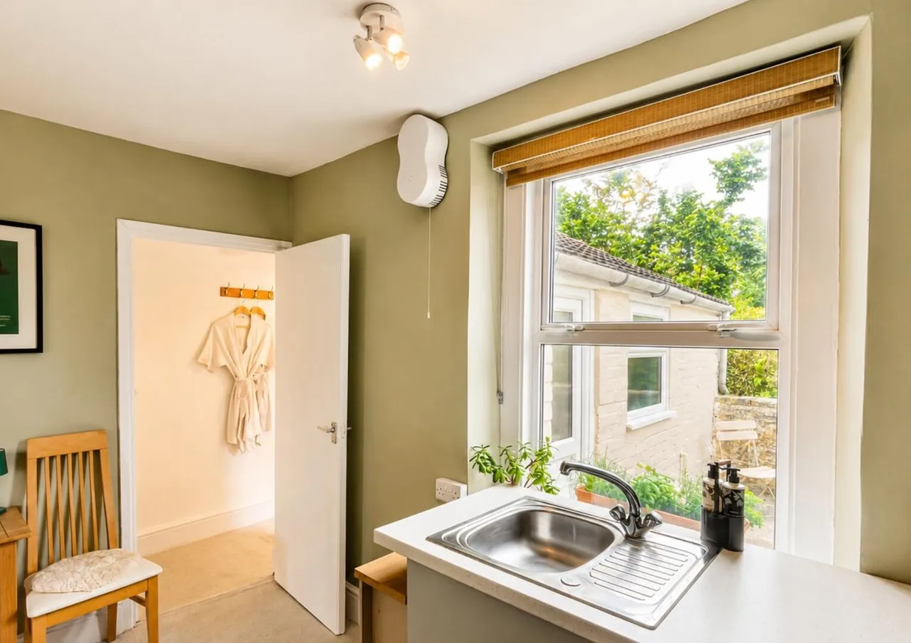 14 Summer Hill, Frome, Somerset BA11 1LT, photo 4