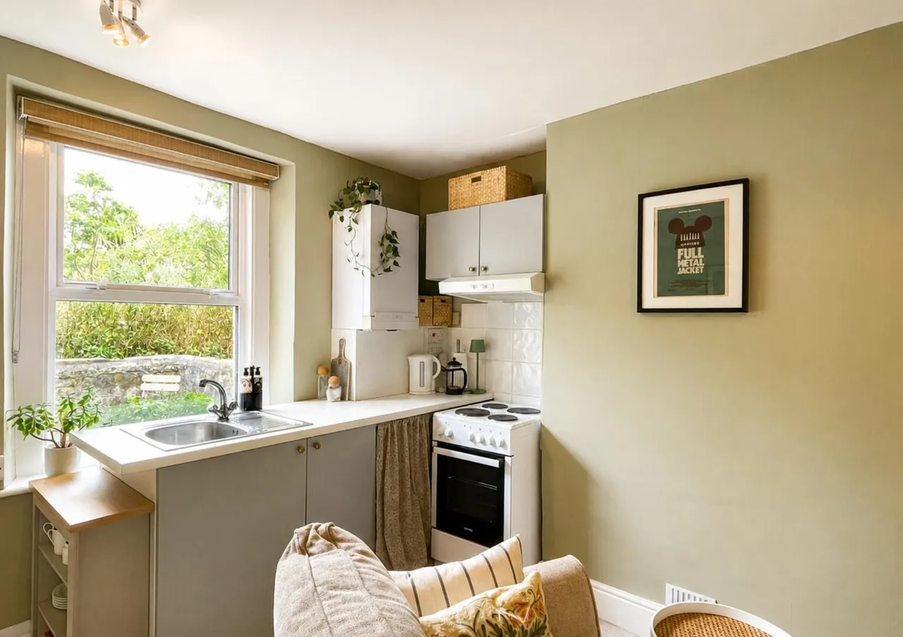 14 Summer Hill, Frome, Somerset BA11 1LT, photo 3