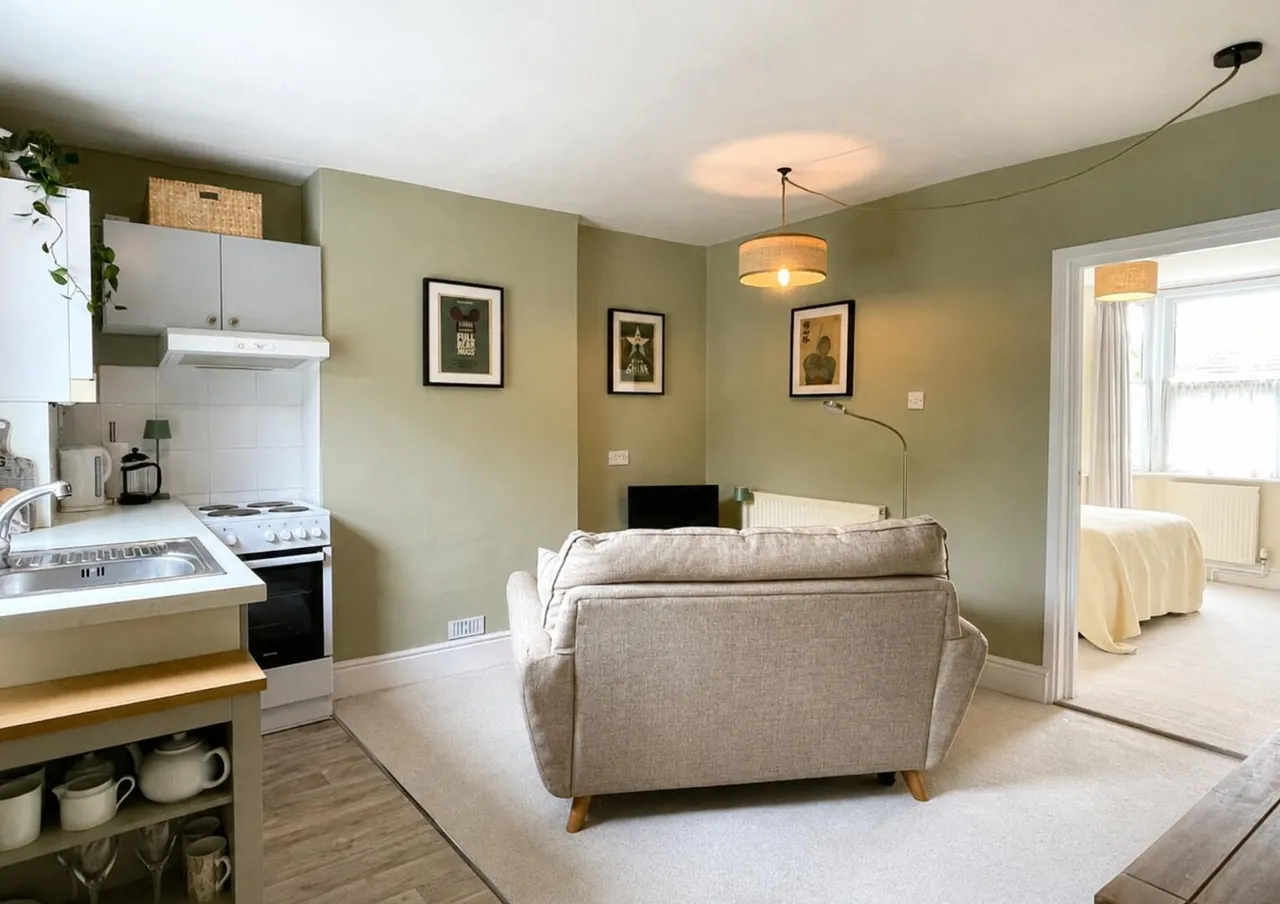 14 Summer Hill, Frome, Somerset BA11 1LT, photo 2