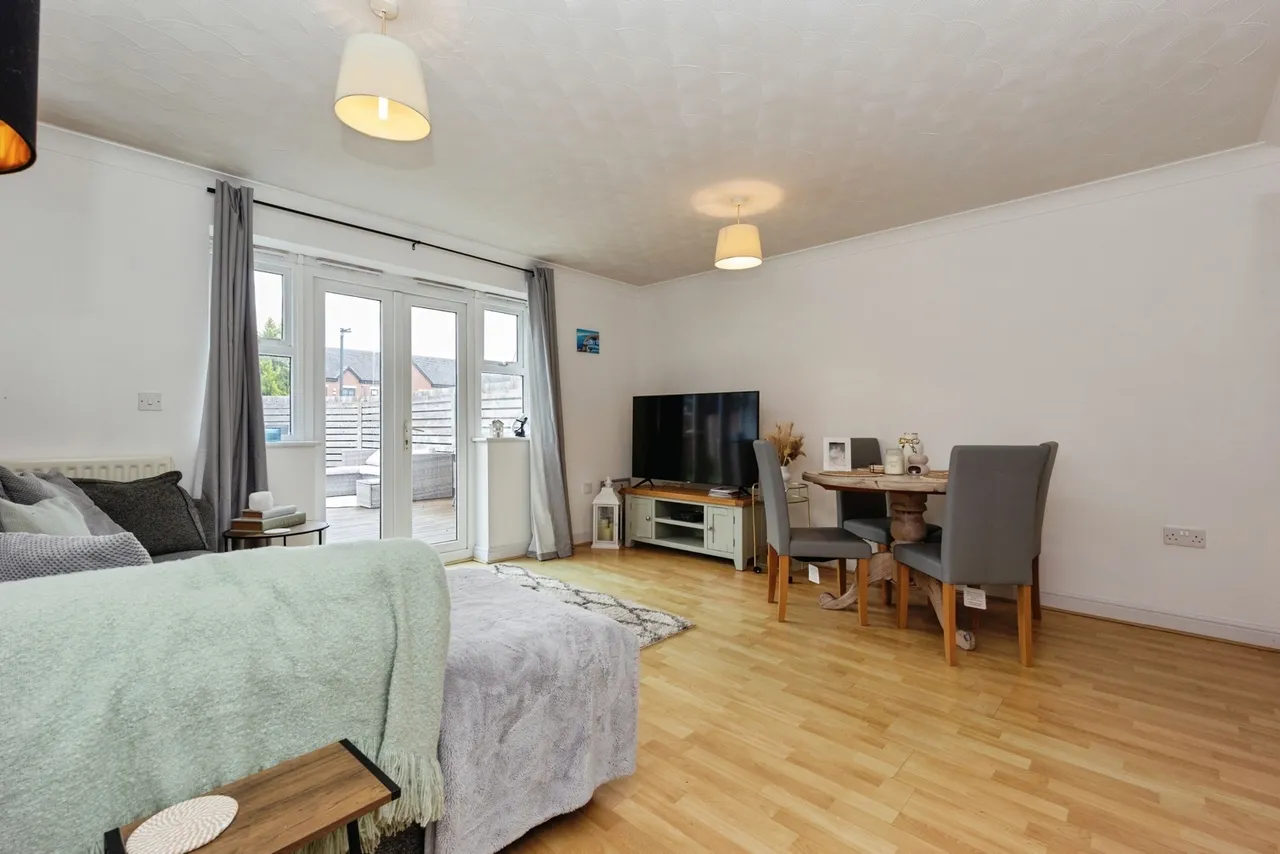 Lindow Street, Sale, Greater Manchester, M33, photo 4