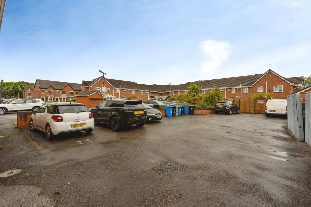 Lindow Street, Sale, Greater Manchester, M33, photo 18