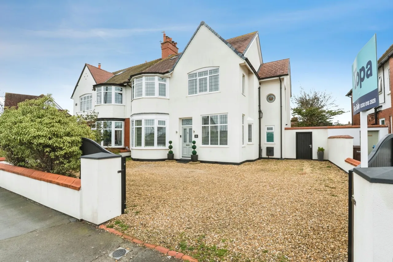 5 bed house for sale, Mythop Road, Lytham, FY8