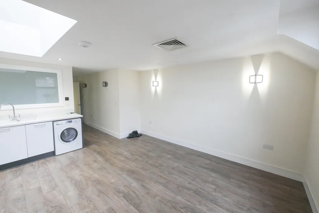 High Street, Iver, SL0, photo 14