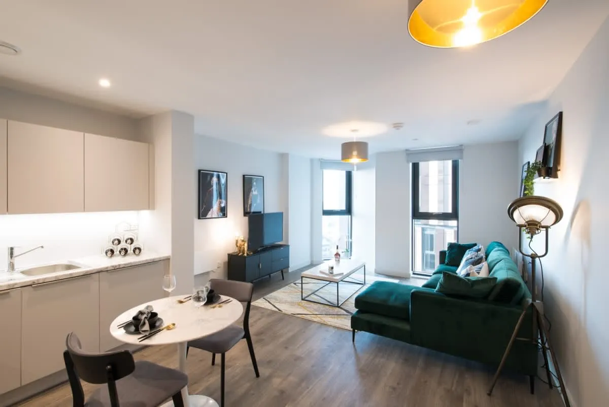 1 bed flat to rent, The Quay Loop Road, Harbour City, M50