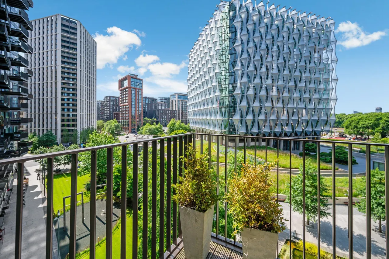 Embassy Gardens, Nine Elms, SW11, photo 4