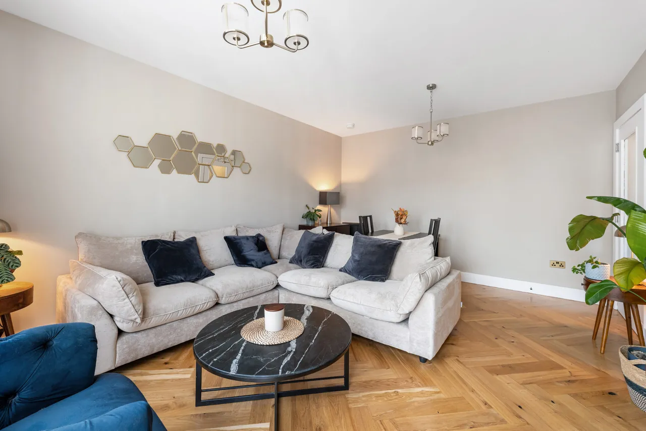 Flat 4, 8 Mansionhouse Court, Langside, G41 3DE, photo 3
