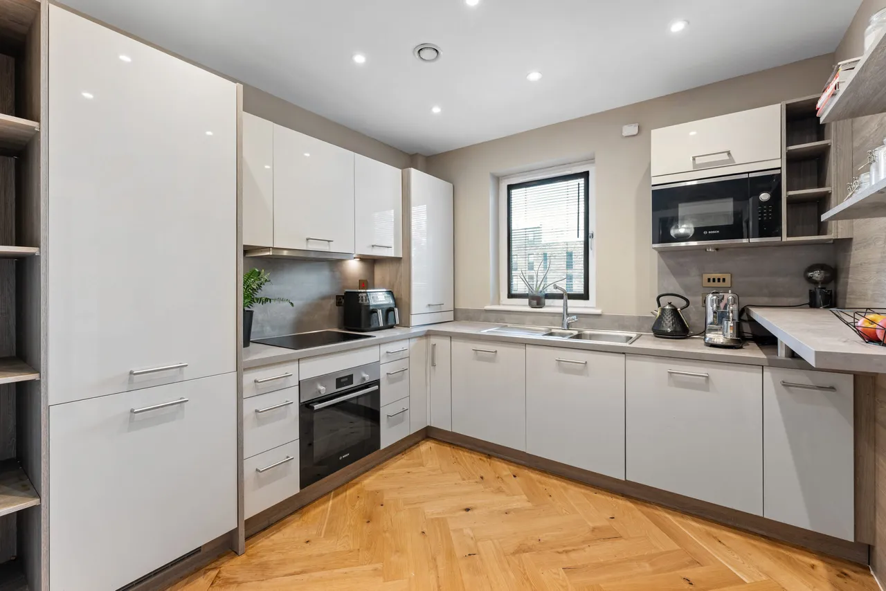 Flat 4, 8 Mansionhouse Court, Langside, G41 3DE, photo 6