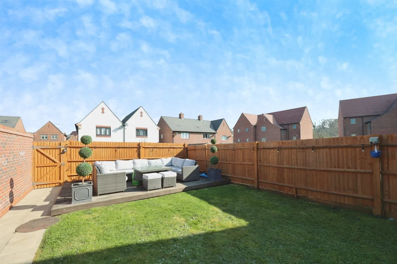 Fullers Avenue, Watford, WD25, photo 15