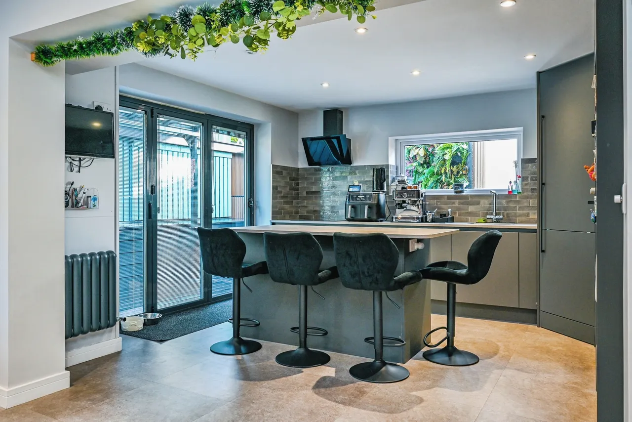 Hough End Garth, Leeds, LS13, photo 8