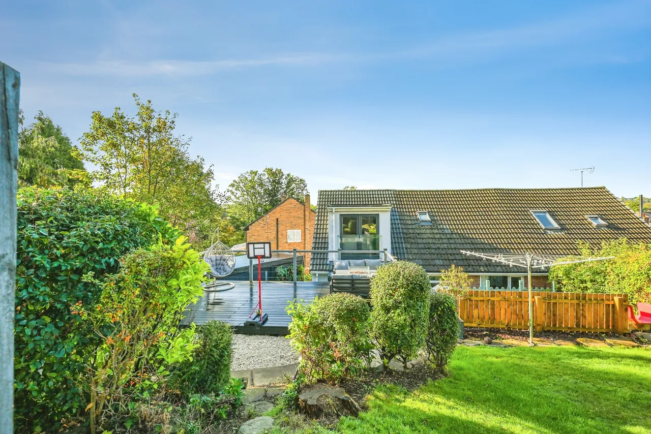 Hough End Garth, Leeds, LS13, photo 33