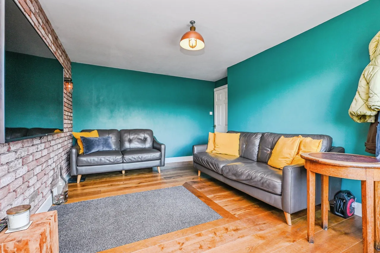 Hough End Garth, Leeds, LS13, photo 6