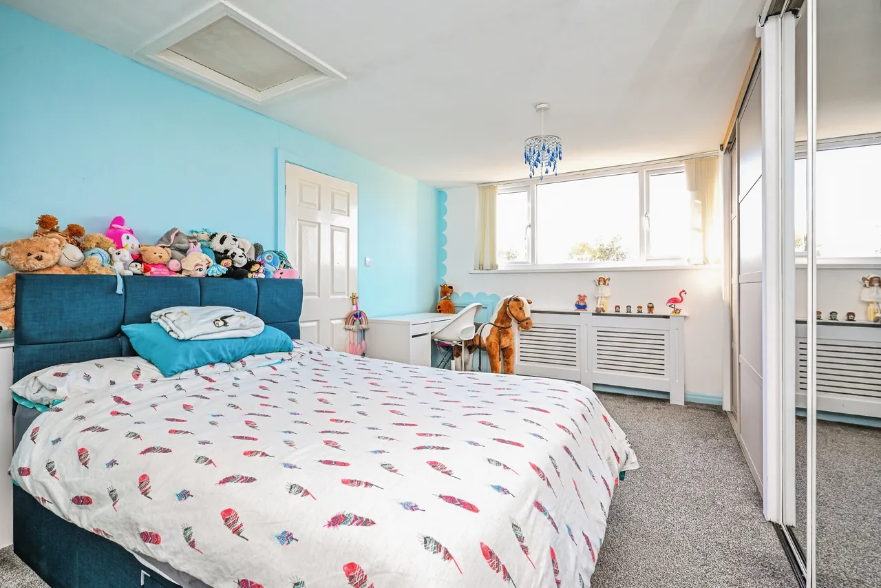 Hough End Garth, Leeds, LS13, photo 17
