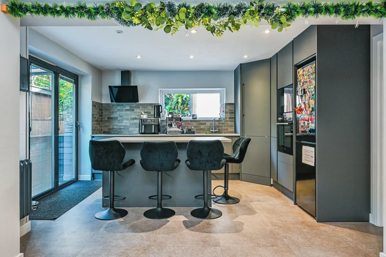 Hough End Garth, Leeds, LS13, photo 9