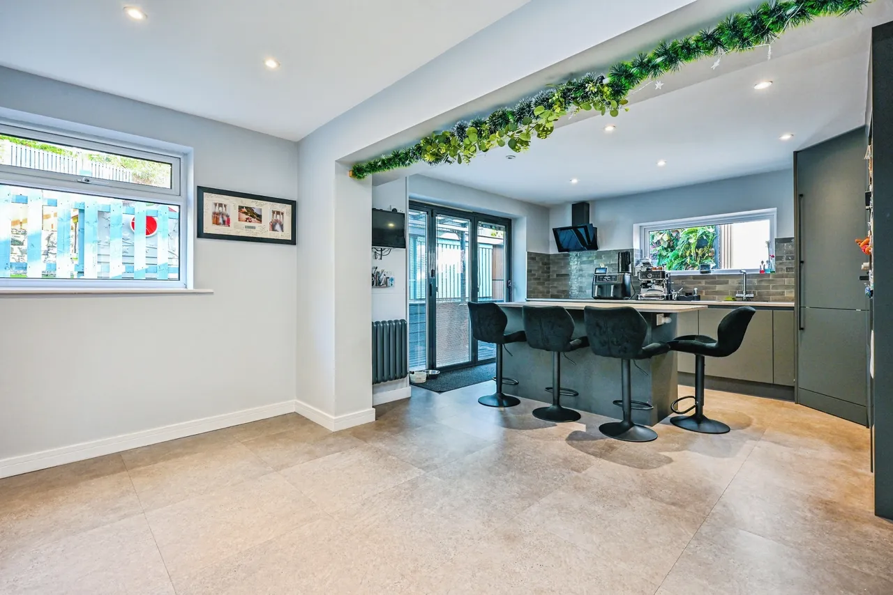 Hough End Garth, Leeds, LS13, photo 10