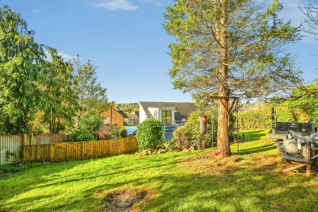 Hough End Garth, Leeds, LS13, photo 30