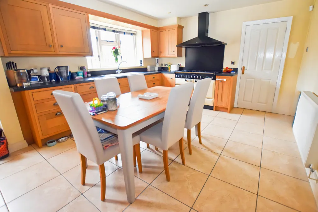 Sambrook Crescent, Market Drayton, photo 9