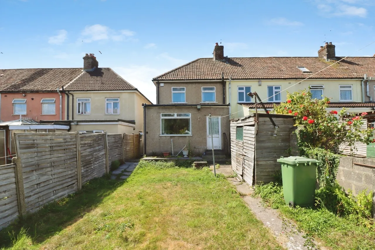 Cleve Road, BRISTOL, Avon, BS34, photo 2
