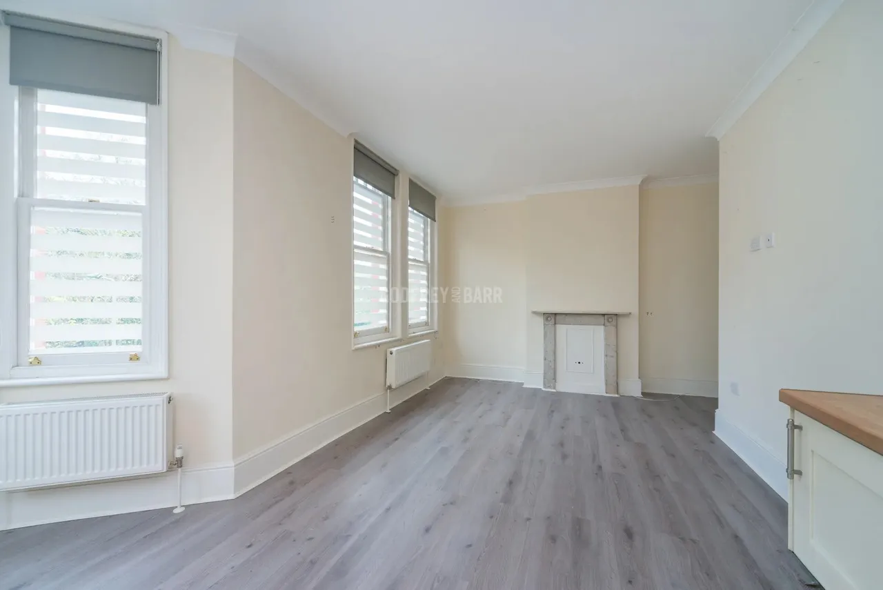 Hammers Lane, Mill Hill, NW7, photo 5