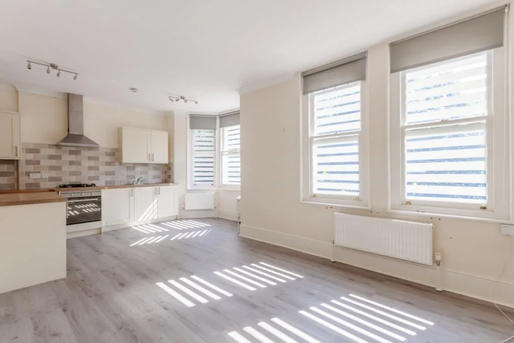2 bed flat for sale, Hammers Lane, Mill Hill, NW7