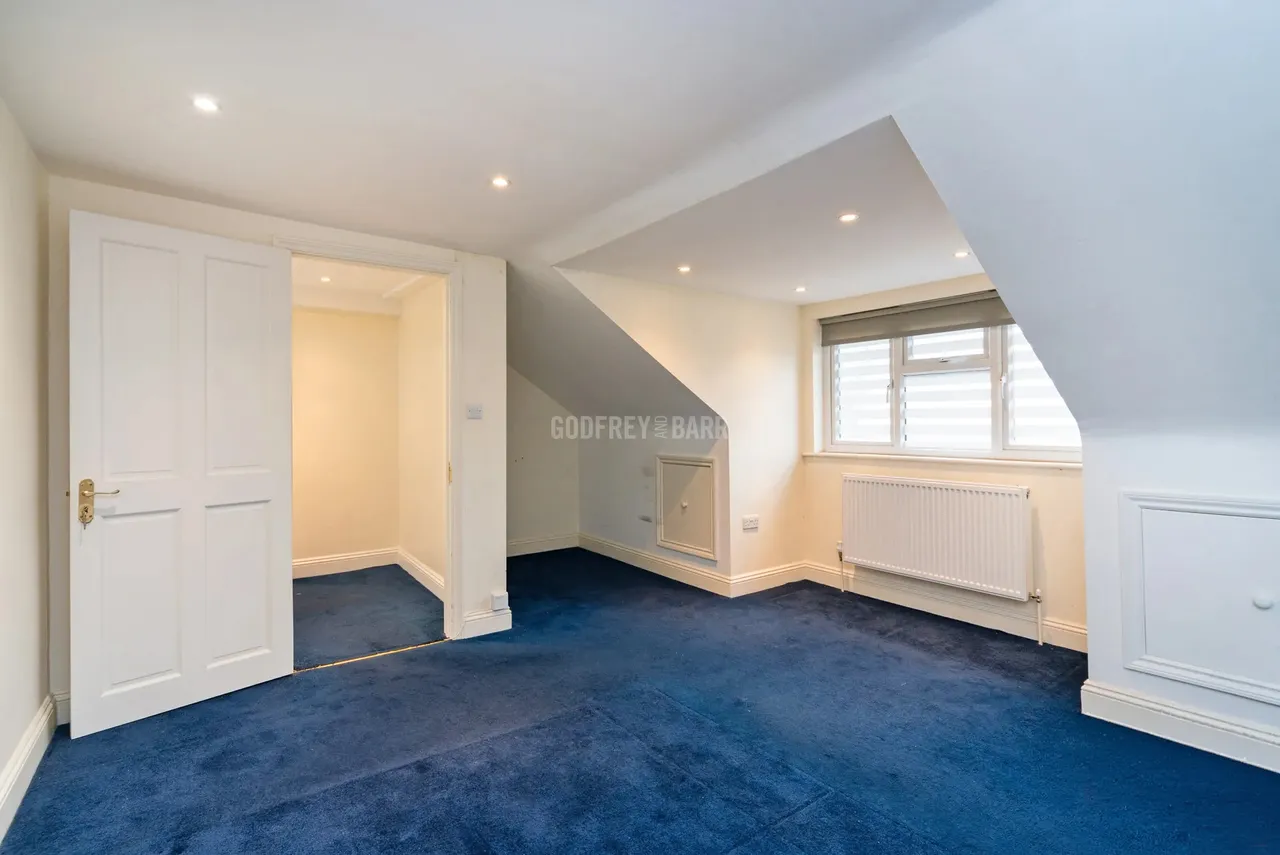 Hammers Lane, Mill Hill, NW7, photo 8