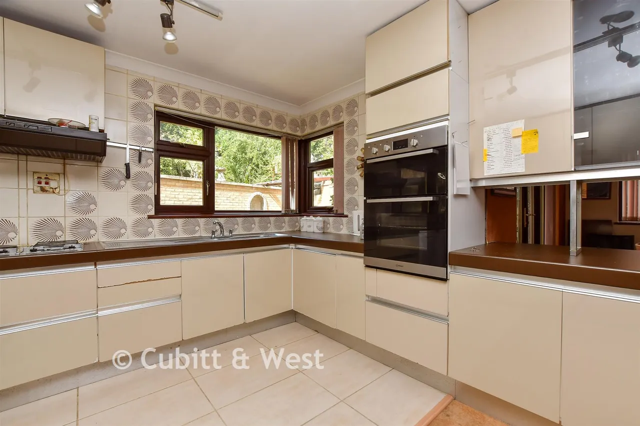 Brighton Road, Purley, CR8, photo 5