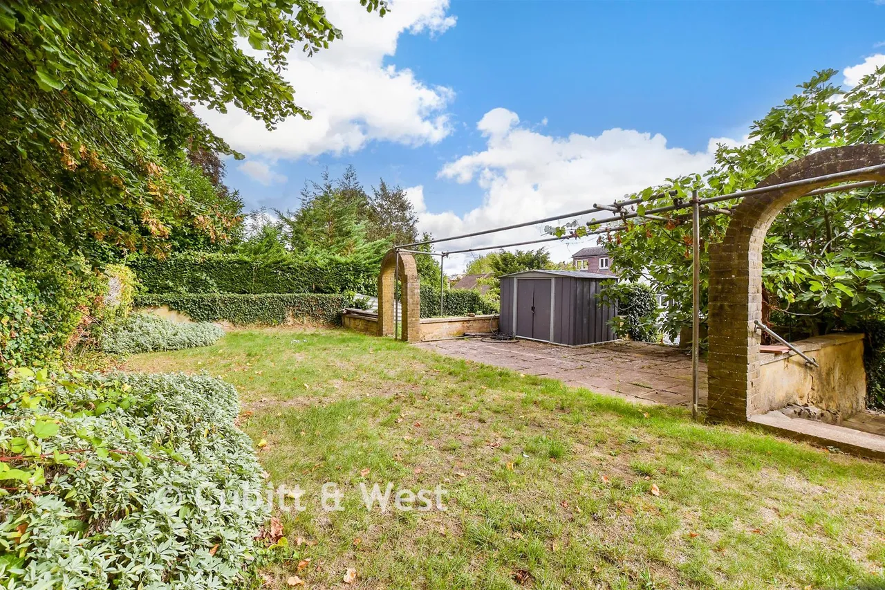 Brighton Road, Purley, CR8, photo 12