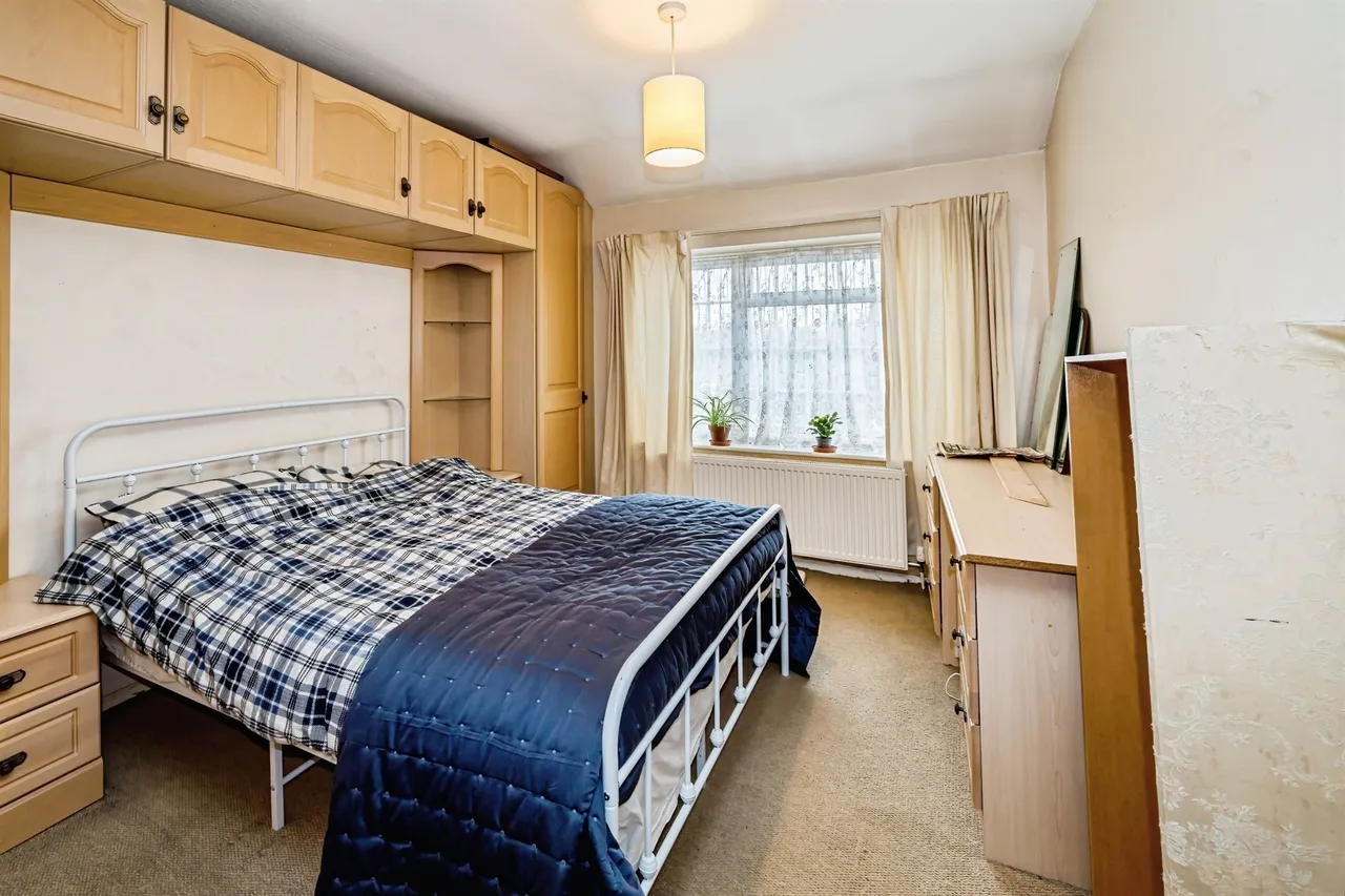 Long Readings Lane, Slough, SL2, photo 6