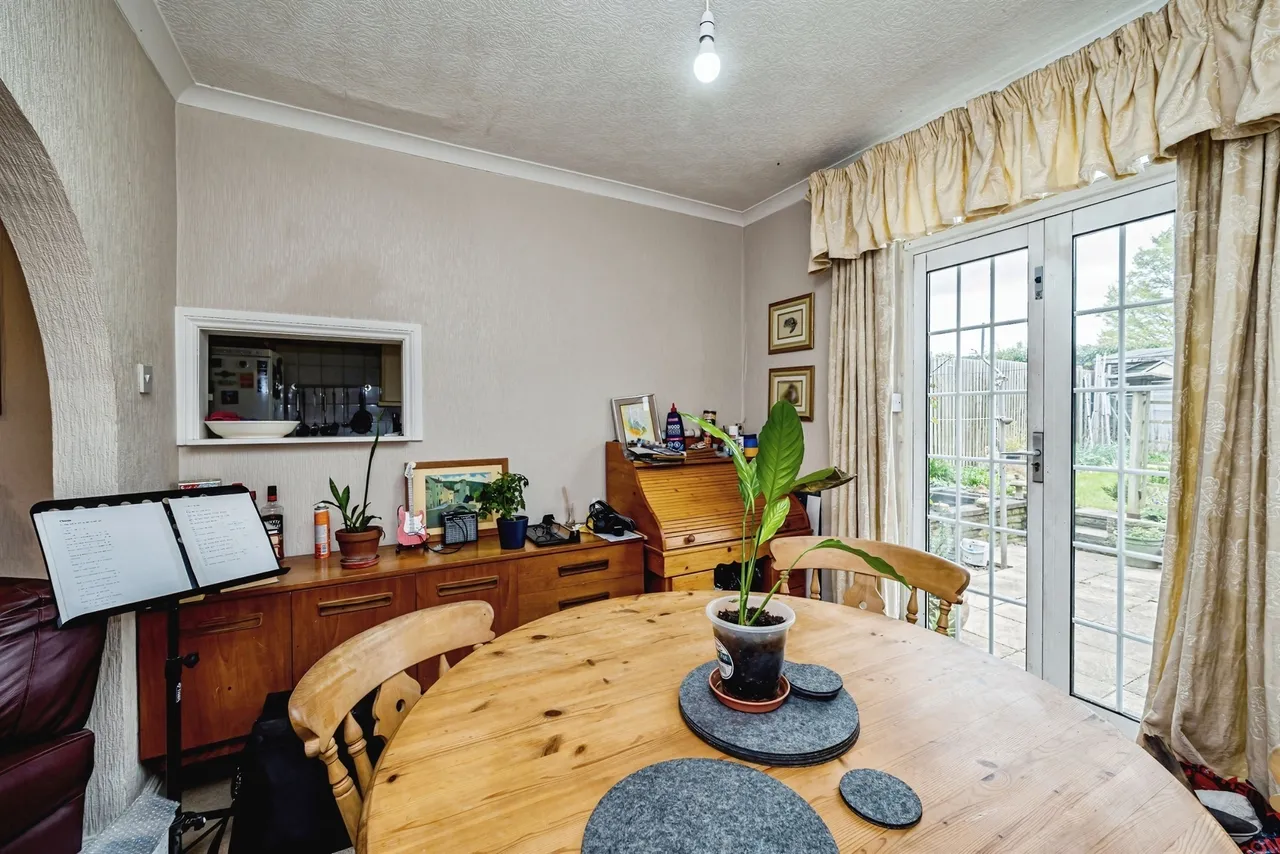 Long Readings Lane, Slough, SL2, photo 5