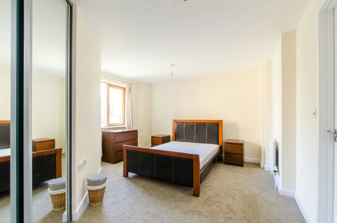 Flat 7 Augustine Bell Tower, 7 Pancras Way, London, photo 6